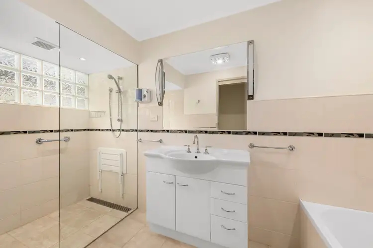 Sixth view of Homely house listing, 15 Stratford Square, Wantirna VIC 3152