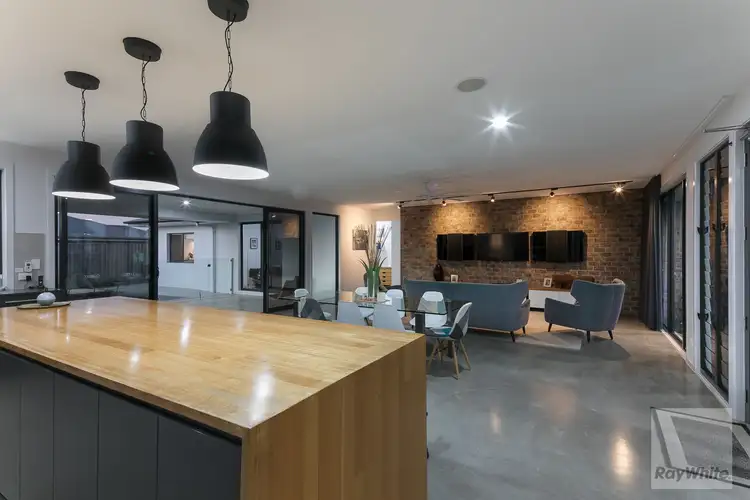 29 Vanstone Way, Redland Bay QLD 4165