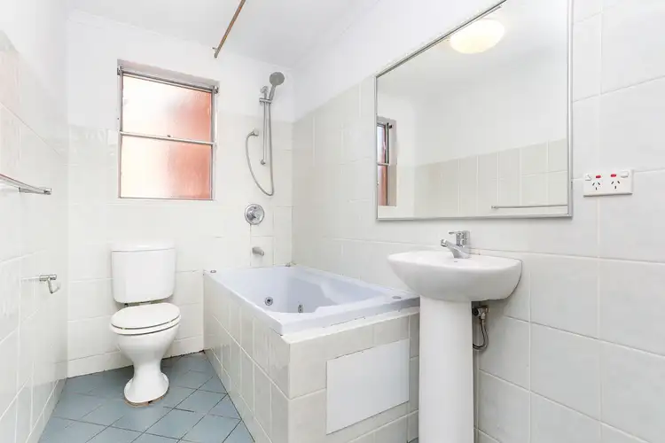 Fourth view of Homely unit listing, 5/1 Queens Road, Brighton-le-sands NSW 2216