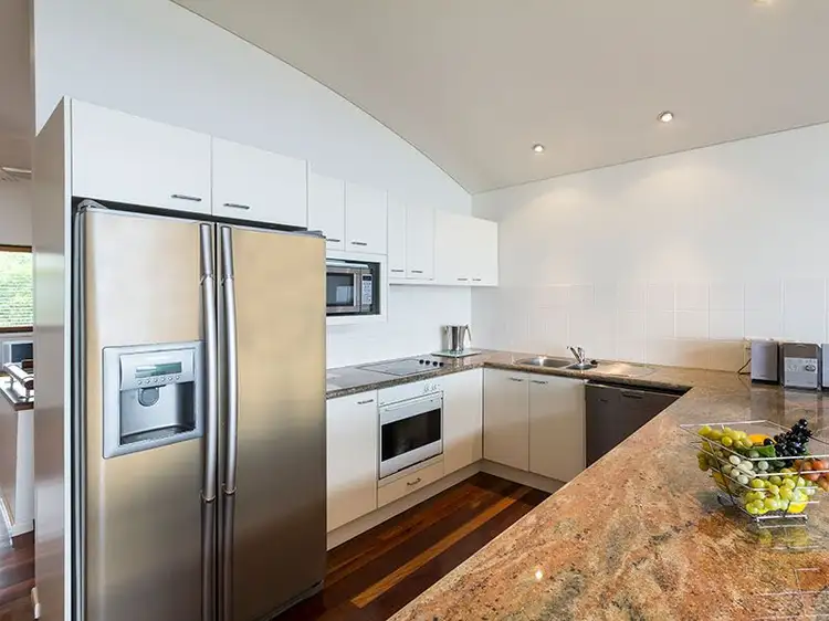 Fifth view of Homely unit listing, 2/6 Cumming Parade, Point Lookout QLD 4183