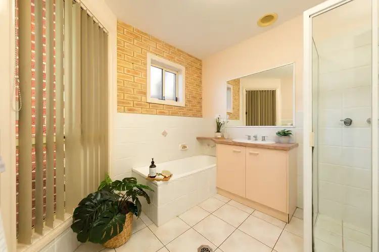 Sixth view of Homely townhouse listing, 1/542 Kotthoff Street, Lavington NSW 2641