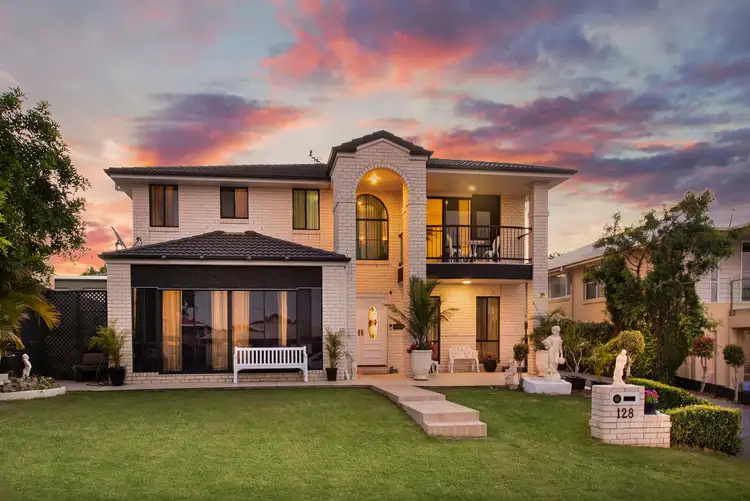 128 Morialta Street, Mansfield QLD 4122