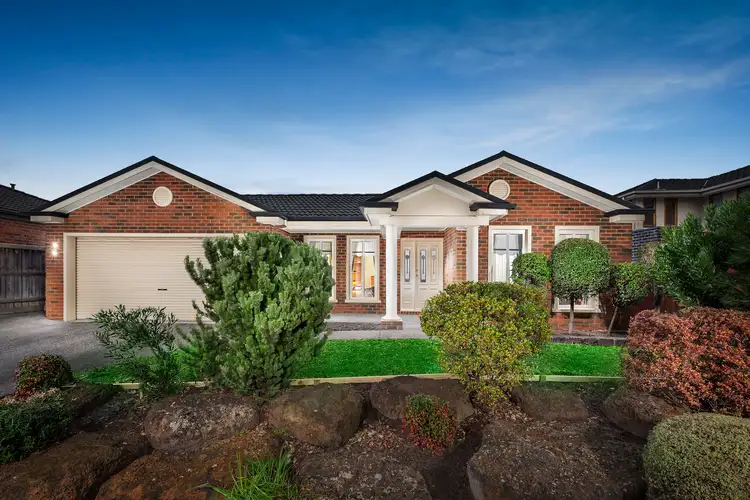 27 Paringa Drive, Ferntree Gully VIC 3156