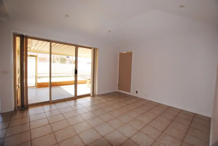 Sixth view of Homely house listing, 1 Innisvale Court, Griffith NSW 2680