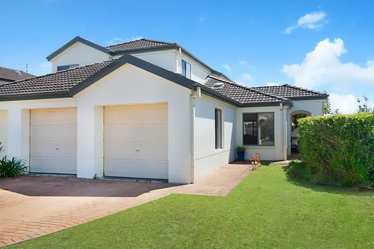 4/42 Beachside Way, Yamba NSW 2464