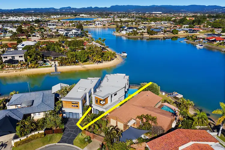 2/30 Bombala Street, Broadbeach Waters QLD 4218