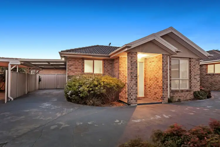 2/32 St Vigeons Road, Reservoir VIC 3073