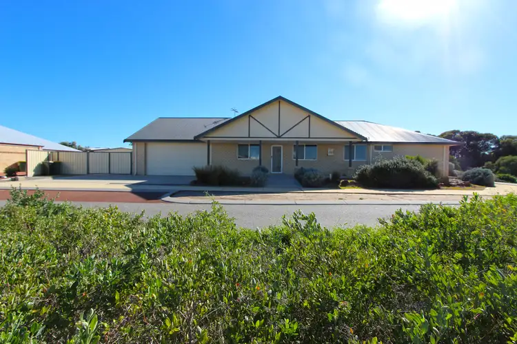 14 Moonlight Crescent, Jurien Bay WA 6516