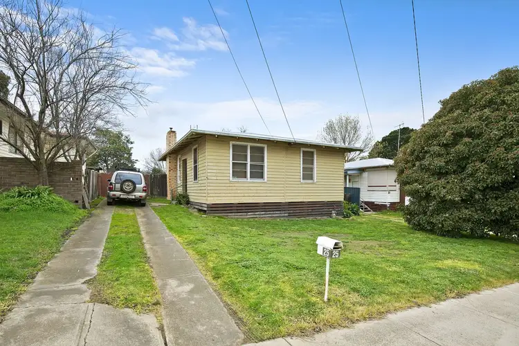 25 Montgomery Street, Ararat VIC 3377