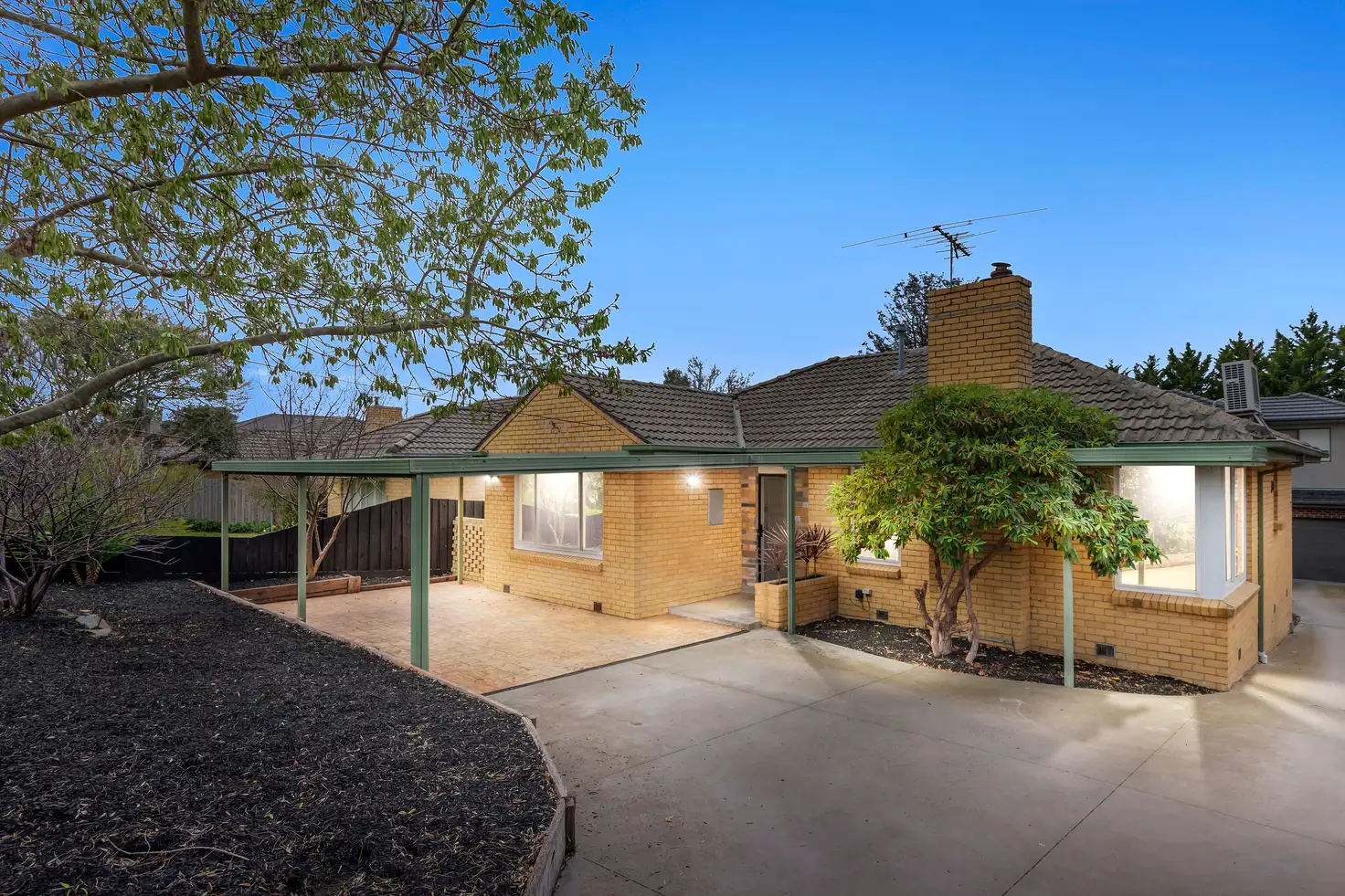 Main view of Homely unit listing, 1/40 Leonie Avenue, Mount Waverley VIC 3149