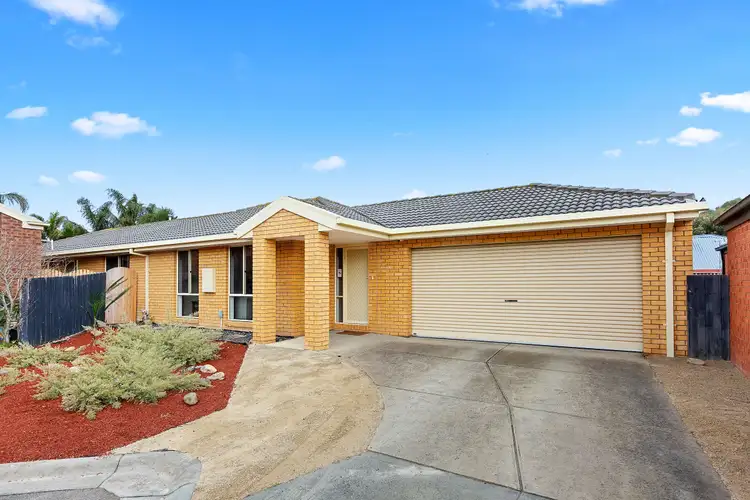 18 Esta Court, Carrum Downs VIC 3201