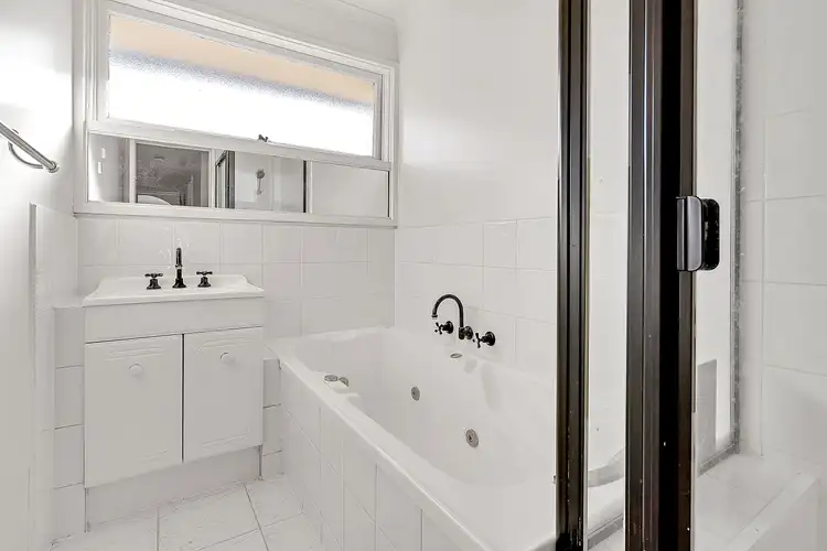Seventh view of Homely house listing, 16 Whitley Crescent, Craigieburn VIC 3064