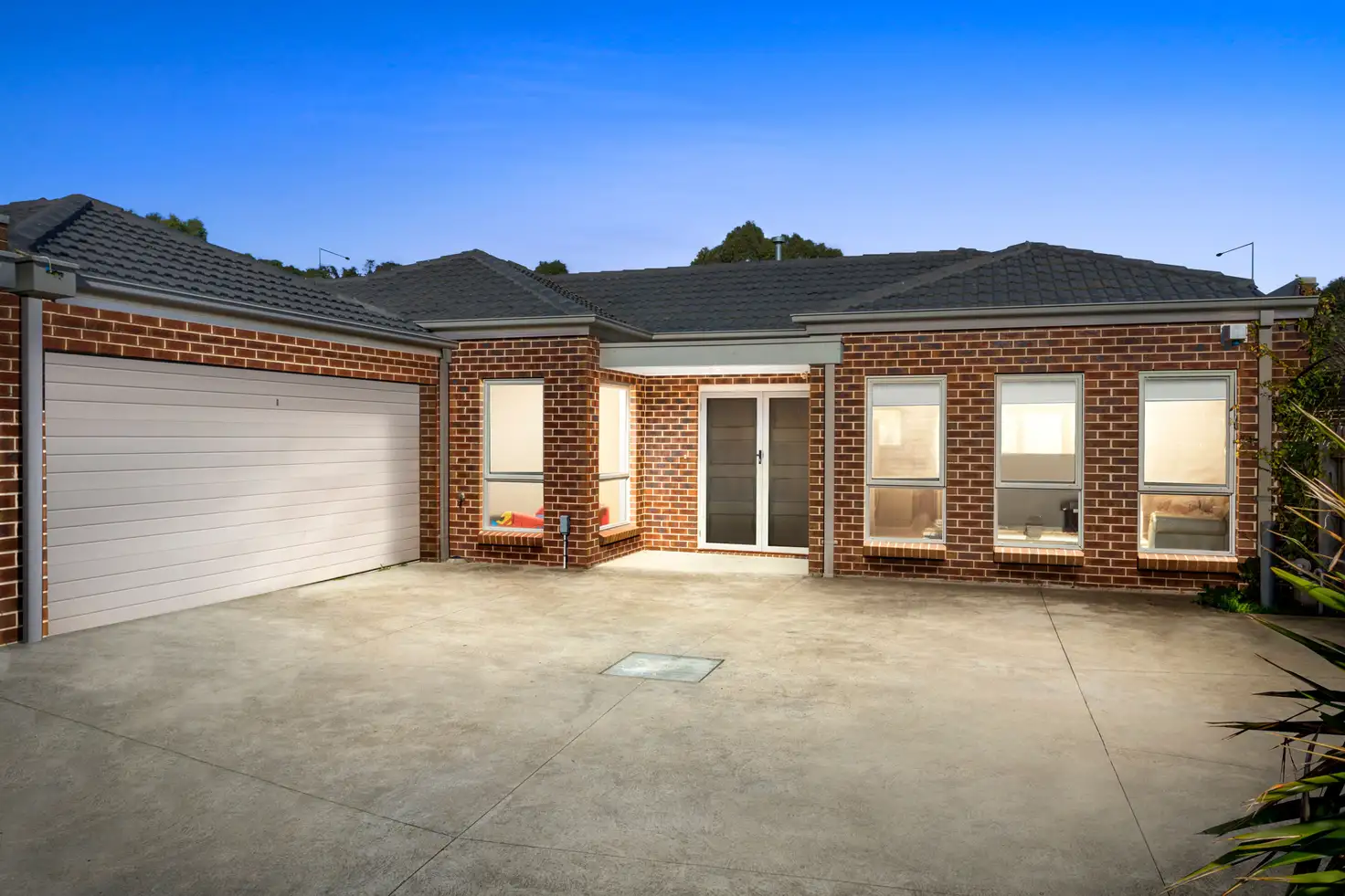 Main view of Homely unit listing, 2/19 Newton Street, Thomastown VIC 3074