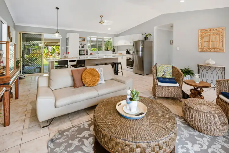 36 Valley Drive, Cannonvale QLD 4802