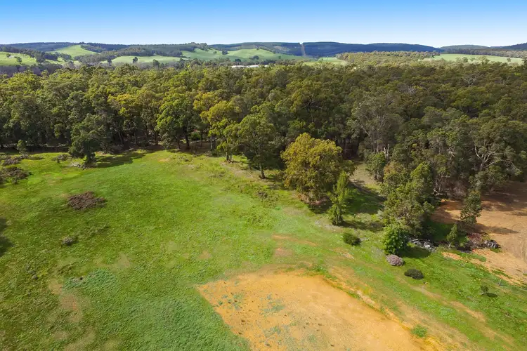 39 Valley Way, Nannup WA 6275