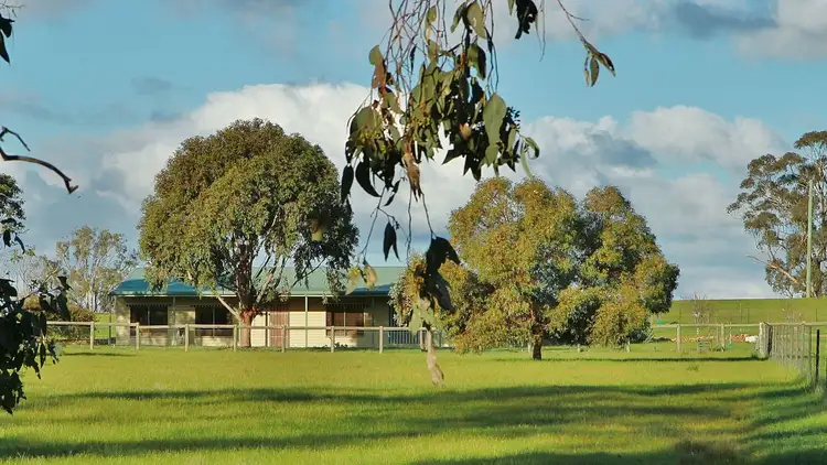 30 Vye Lane, Heathcote VIC 3523