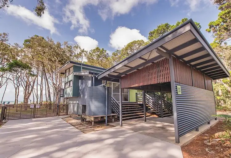 10 Old Ballow Street, Amity Point QLD 4183