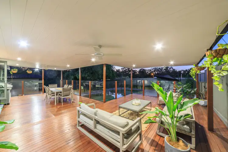 9 Canara Street, Benowa QLD 4217