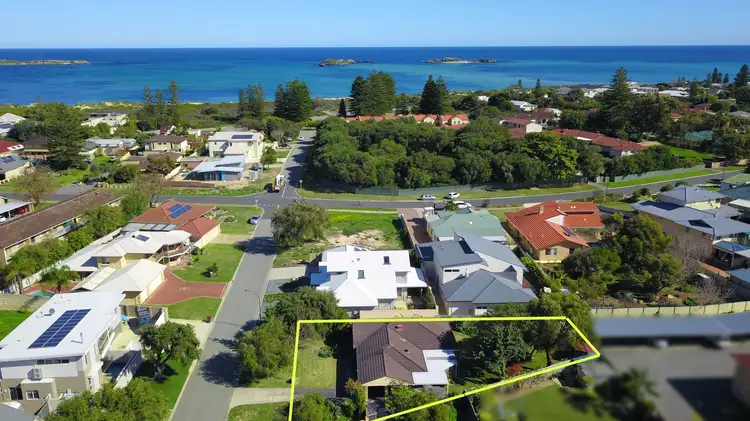 8 Shoalwater Road, Shoalwater WA 6169