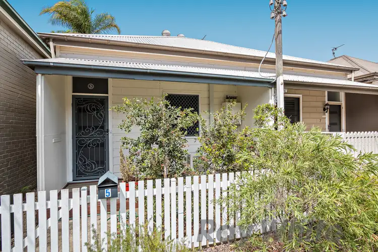 5 Eva Street, Hamilton NSW 2303