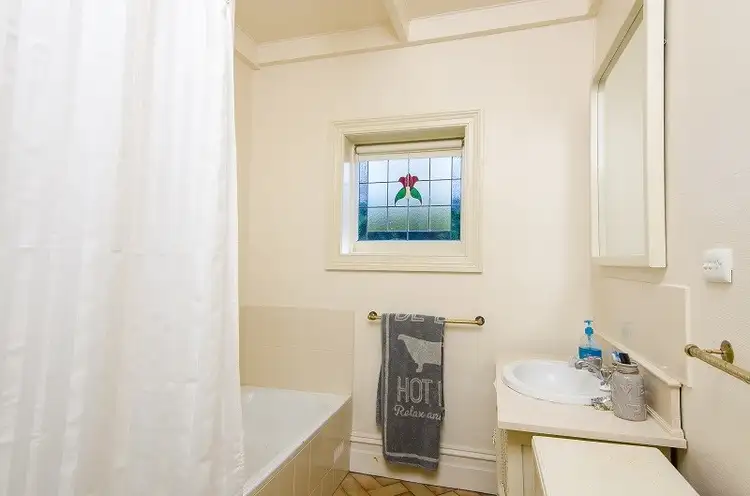 Seventh view of Homely apartment listing, 5 Waterhouse Street, Mount Gambier SA 5290