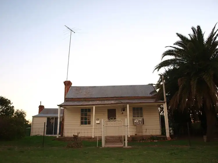 28 DeBoos Street, Barmedman NSW 2668