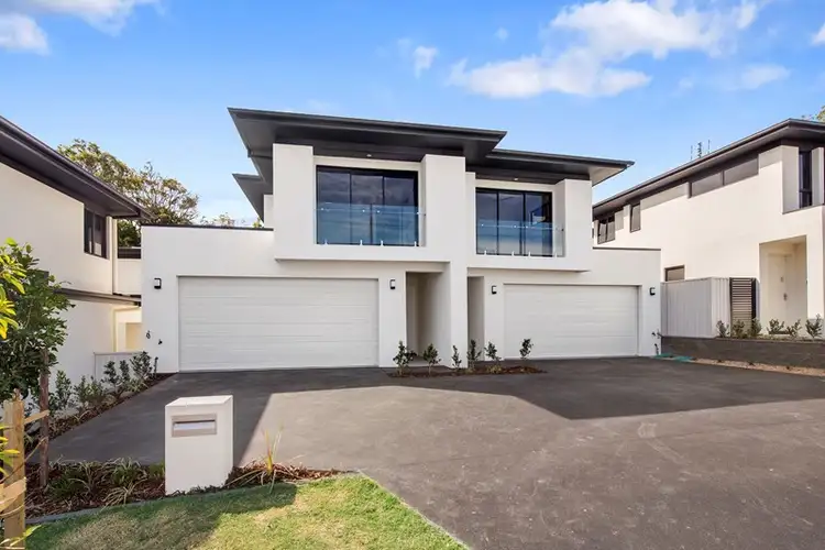 2/9 Clinton Street, Labrador QLD 4215