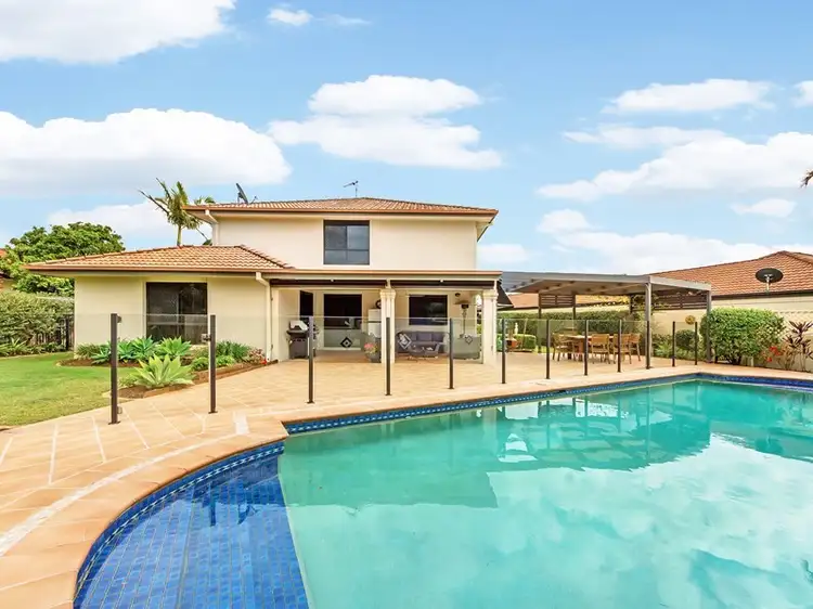 5 Bernard Court, Arundel QLD 4214