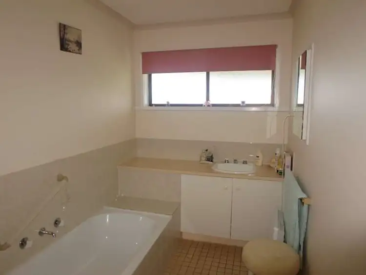 Fifth view of Homely house listing, 2 Thomas Place, Culcairn NSW 2660