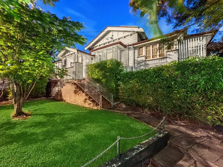 98 Bennetts Road, Camp Hill QLD 4152