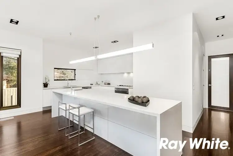 Second view of Homely house listing, 5 Ashbury Court, Mount Waverley VIC 3149