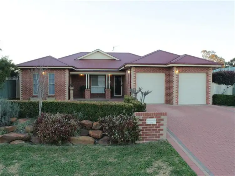 12 Carnoustie Drive, Dubbo NSW 2830