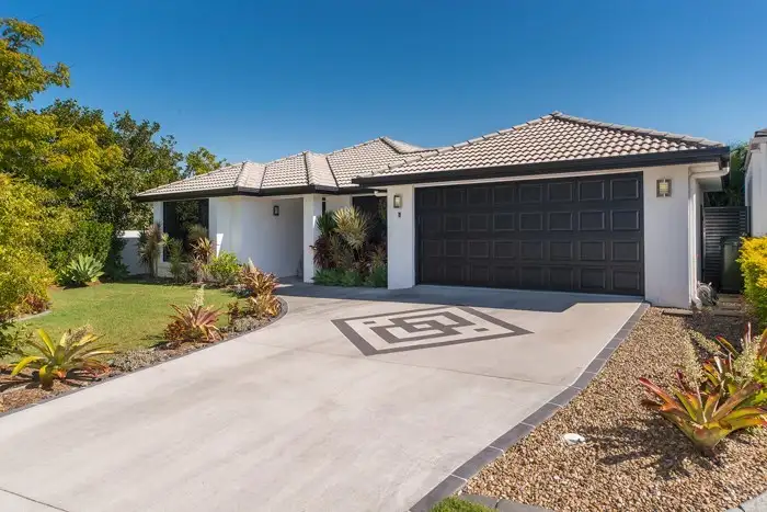 1 Calmwater Crescent, Helensvale QLD 4212
