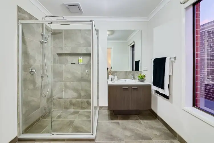 Seventh view of Homely house listing, 10 Evergreen Crescent, Craigieburn VIC 3064