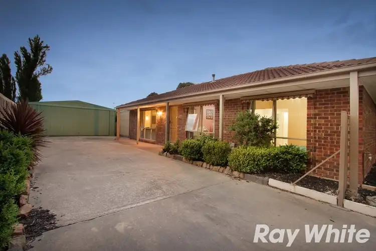 45 Gipps Crescent, Cranbourne North VIC 3977