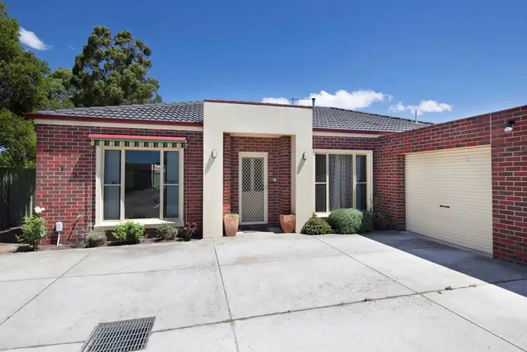 Main view of Homely house listing, 2/5 Marie Crescent, Wendouree VIC 3355