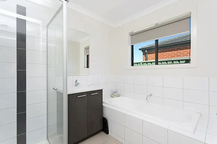 Seventh view of Homely house listing, 4 Arrawalli Avenue, Ascot VIC 3551