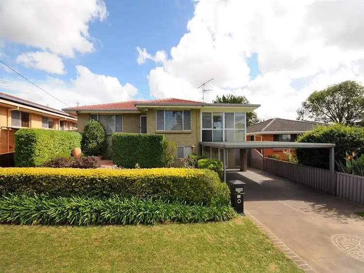 15 Rowe Street, Centenary Heights QLD 4350