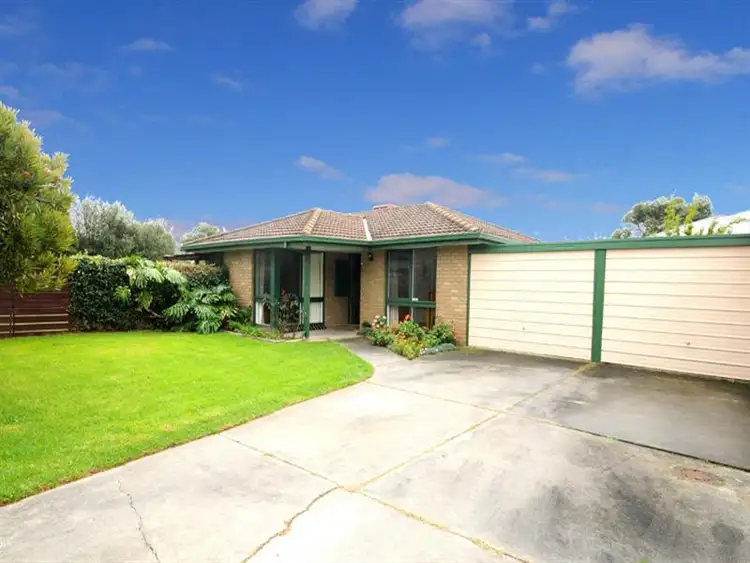 17 Pace Crescent, Chelsea VIC 3196
