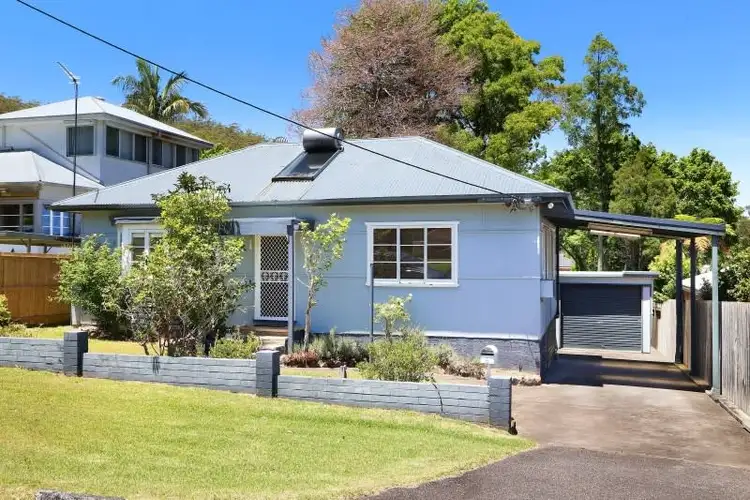 6 Edgewater Avenue, Green Point NSW 2251
