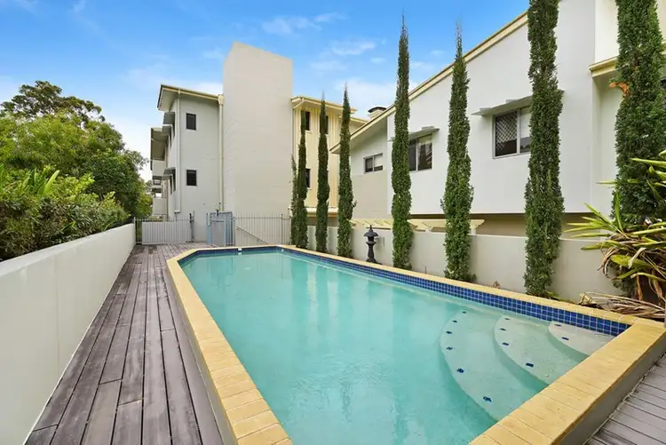 2/29 Bauer Street, Southport QLD 4215