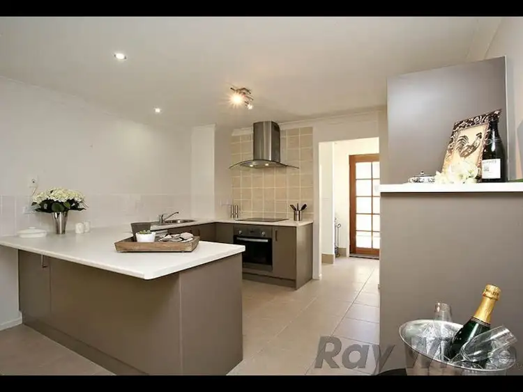25A Russell Street, Silkstone QLD 4304