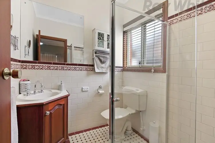 Seventh view of Homely house listing, 10 Houndsgate Court, Onkaparinga Hills SA 5163