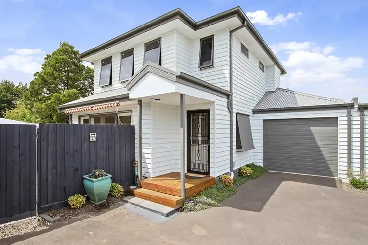 15A Mountain View Road, Kilsyth VIC 3137
