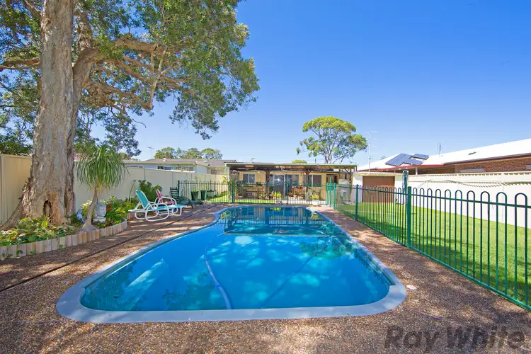 6 Canton Parade, Noraville NSW 2263