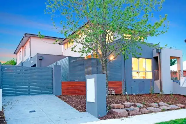 1/8 Chaleyer Street, Reservoir VIC 3073
