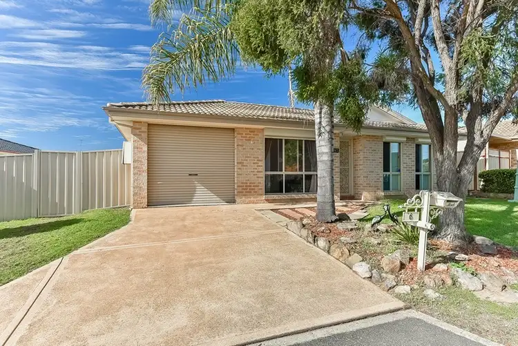 6 Helman Place, Ingleburn NSW 2565
