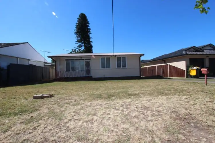 11 Leichhardt Avenue, Fairfield West NSW 2165