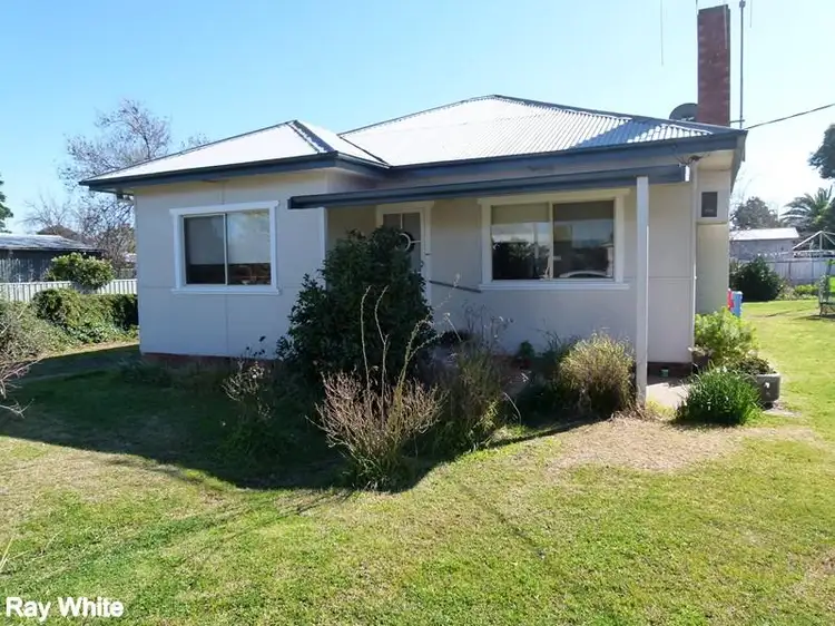 2 Bathurst Street, Forbes NSW 2871