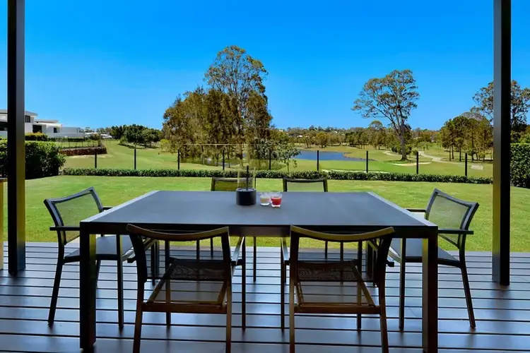 19 The Boulevard, Benowa QLD 4217